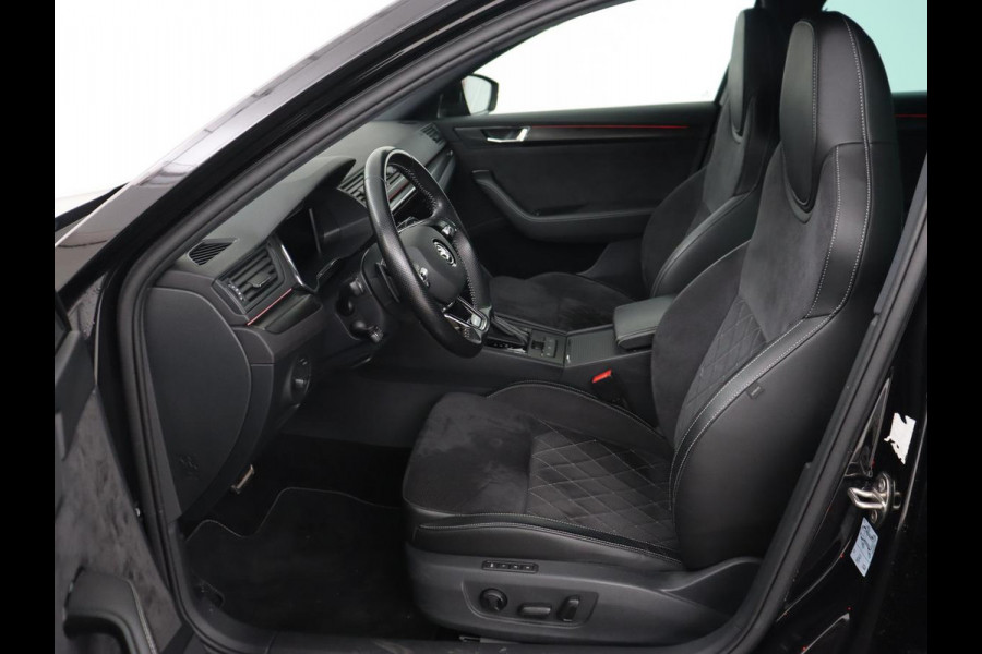Škoda Superb 1.4 TSI iV Sportline | Stoelverwarming | Alcantara | Adaptive cruise | Camera | Carplay | Matrix LED | Stuurverwarming | Virtual Cockpit | Navigatie | Parkeerhulp | Sportstoelen | Sfeerverlichting | PHEV | Plug In