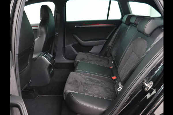 Škoda Superb 1.4 TSI iV Sportline | Stoelverwarming | Alcantara | Adaptive cruise | Camera | Carplay | Matrix LED | Stuurverwarming | Virtual Cockpit | Navigatie | Parkeerhulp | Sportstoelen | Sfeerverlichting | PHEV | Plug In