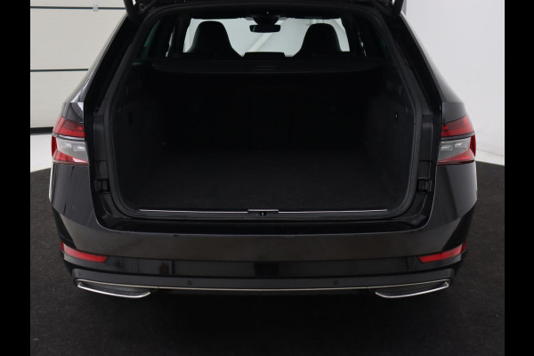 Škoda Superb 1.4 TSI iV Sportline | Stoelverwarming | Alcantara | Adaptive cruise | Camera | Carplay | Matrix LED | Stuurverwarming | Virtual Cockpit | Navigatie | Parkeerhulp | Sportstoelen | Sfeerverlichting | PHEV | Plug In