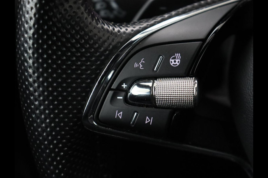 Škoda Superb 1.4 TSI iV Sportline | Stoelverwarming | Alcantara | Adaptive cruise | Camera | Carplay | Matrix LED | Stuurverwarming | Virtual Cockpit | Navigatie | Parkeerhulp | Sportstoelen | Sfeerverlichting | PHEV | Plug In