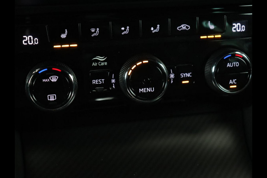 Škoda Superb 1.4 TSI iV Sportline | Stoelverwarming | Alcantara | Adaptive cruise | Camera | Carplay | Matrix LED | Stuurverwarming | Virtual Cockpit | Navigatie | Parkeerhulp | Sportstoelen | Sfeerverlichting | PHEV | Plug In