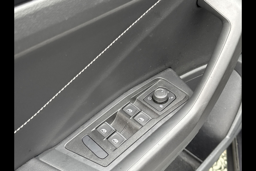 Volkswagen T-Roc Cabrio 1.5 TSI 150PK R-LINE SPORT LEDER/MATRIX-LED/NAVI/CARPLAY/FABRIEKS GARANTIE