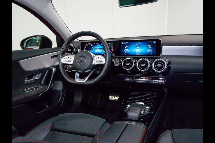 Mercedes-Benz A-Klasse A 180 AMG Line | NIGHT | 19 inch AMG | Distronic