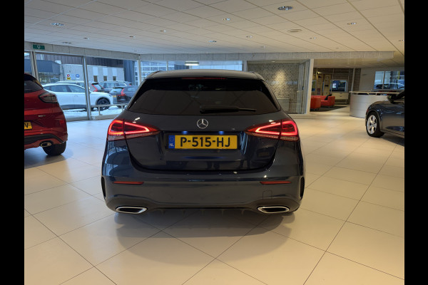 Mercedes-Benz A-Klasse 180 Business Solution Automaat / AMG styling / 18"LM / LED / Navi / Camera