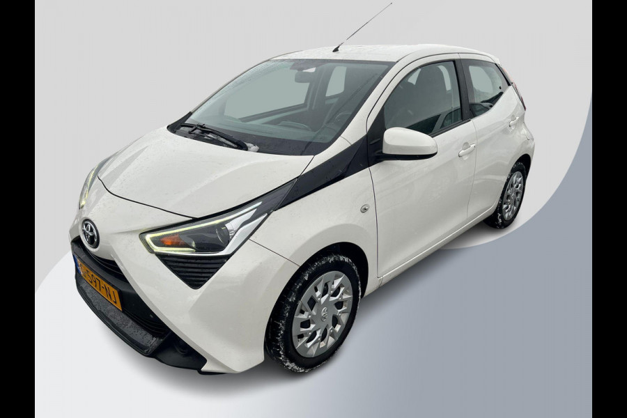 Toyota Aygo 1.0 VVT-i x-play | Carplay | Achteruitrijcamera | Airco | Automaat