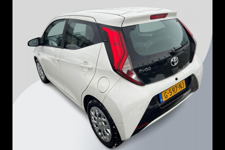 Toyota Aygo 1.0 VVT-i x-play | Carplay | Achteruitrijcamera | Airco | Automaat