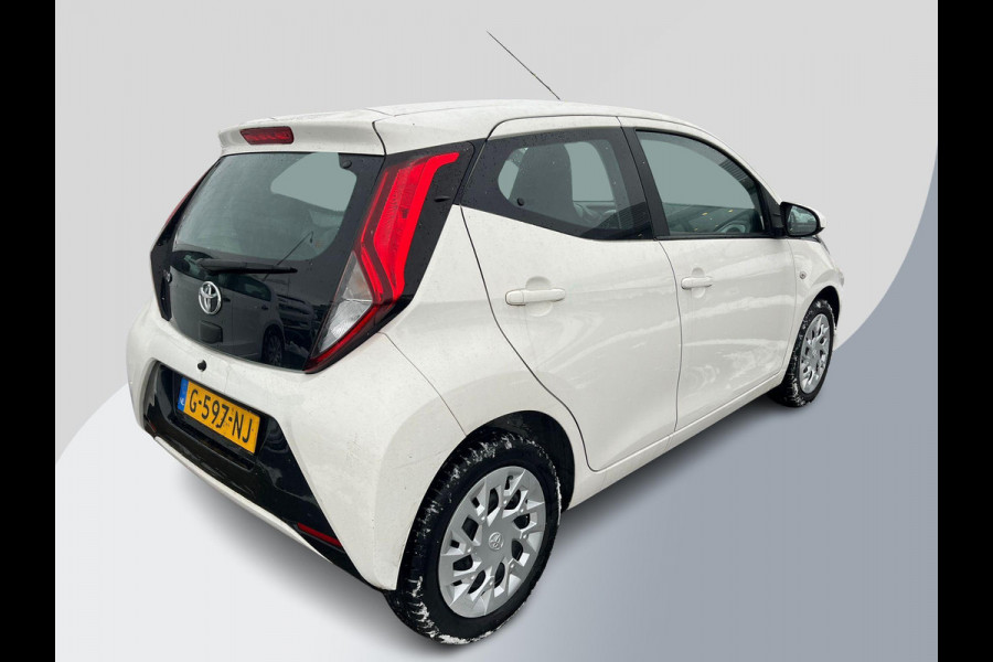 Toyota Aygo 1.0 VVT-i x-play | Carplay | Achteruitrijcamera | Airco | Automaat
