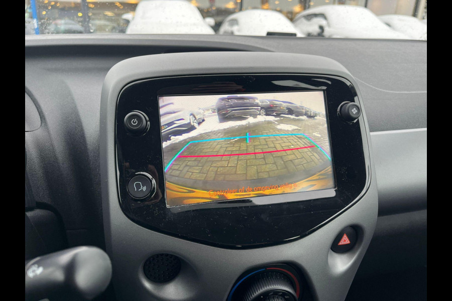 Toyota Aygo 1.0 VVT-i x-play | Carplay | Achteruitrijcamera | Airco | Automaat