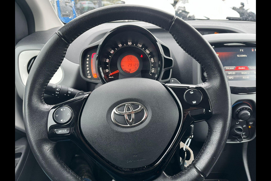Toyota Aygo 1.0 VVT-i x-play | Carplay | Achteruitrijcamera | Airco | Automaat