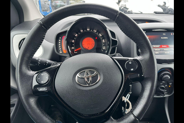 Toyota Aygo 1.0 VVT-i x-play | Carplay | Achteruitrijcamera | Airco | Automaat