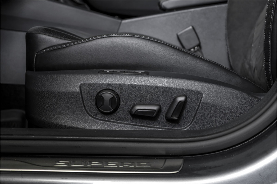 Škoda Superb Combi 1.4 TSI iV Sportline Business | Dig. Cockpit | Cruise | Stoel-+Stuurverw. PDC | Camera | App. Connect | ECC | Elek. Klep | LM 18" | 1944