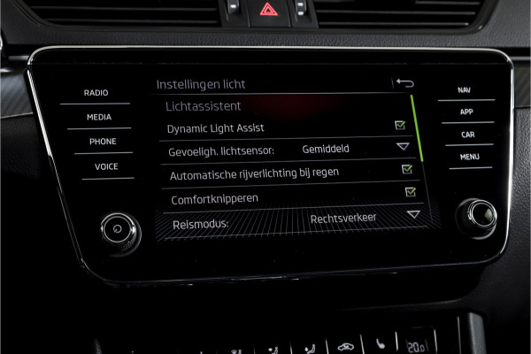 Škoda Superb Combi 1.4 TSI iV Sportline Business | Dig. Cockpit | Cruise | Stoel-+Stuurverw. PDC | Camera | App. Connect | ECC | Elek. Klep | LM 18" | 1944