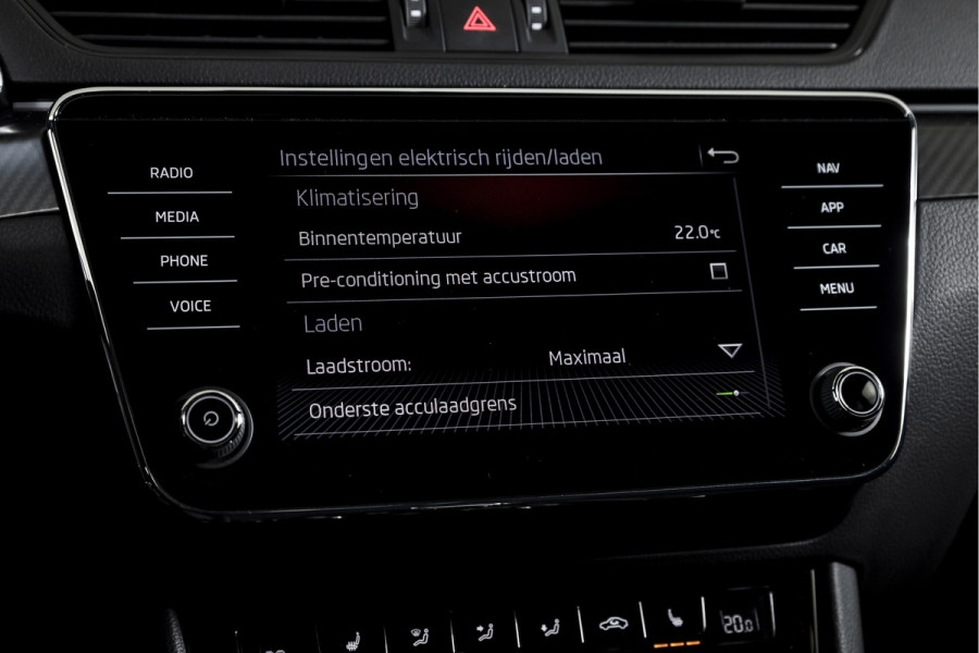 Škoda Superb Combi 1.4 TSI iV Sportline Business | Dig. Cockpit | Cruise | Stoel-+Stuurverw. PDC | Camera | App. Connect | ECC | Elek. Klep | LM 18" | 1944
