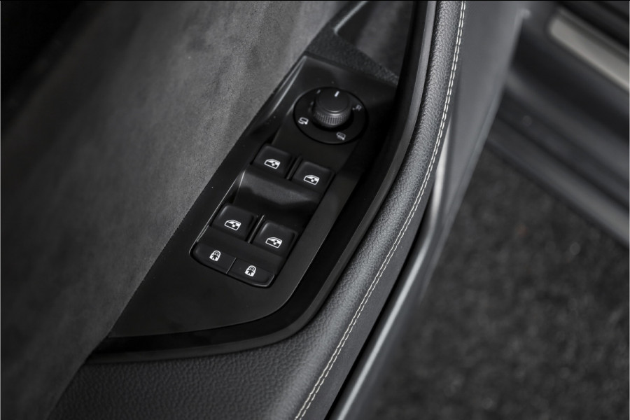 Škoda Superb Combi 1.4 TSI iV Sportline Business | Dig. Cockpit | Cruise | Stoel-+Stuurverw. PDC | Camera | App. Connect | ECC | Elek. Klep | LM 18" | 1944