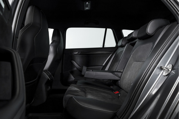Škoda Superb Combi 1.4 TSI iV Sportline Business | Dig. Cockpit | Cruise | Stoel-+Stuurverw. PDC | Camera | App. Connect | ECC | Elek. Klep | LM 18" | 1944
