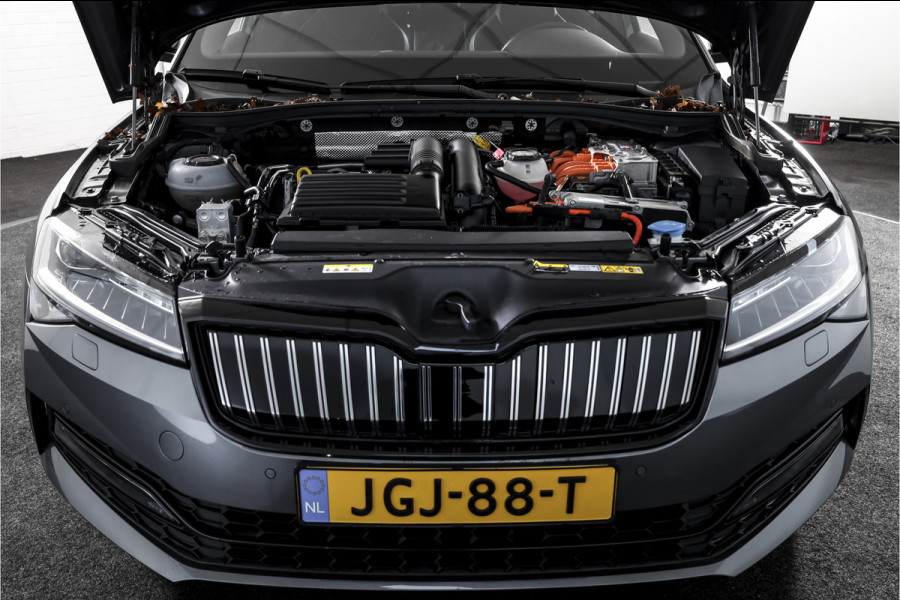 Škoda Superb Combi 1.4 TSI iV Sportline Business | Dig. Cockpit | Cruise | Stoel-+Stuurverw. PDC | Camera | App. Connect | ECC | Elek. Klep | LM 18" | 1944