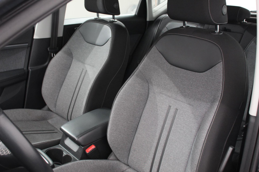 Seat Ateca 1.5 TSI 150pk DSG Style | Navigatie | Apple Carplay/Android Auto | Adaptive Cruise Control | Parkeersensor achter | Camera | Stoel-en stuurverwarming | Virtual Cockpit | Climate Control | Ledverlichting voor