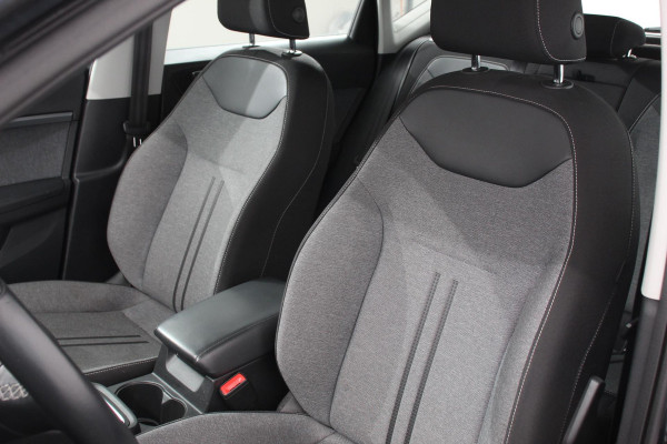 Seat Ateca 1.5 TSI 150pk DSG Style | Navigatie | Apple Carplay/Android Auto | Adaptive Cruise Control | Parkeersensor achter | Camera | Stoel-en stuurverwarming | Virtual Cockpit | Climate Control | Ledverlichting voor