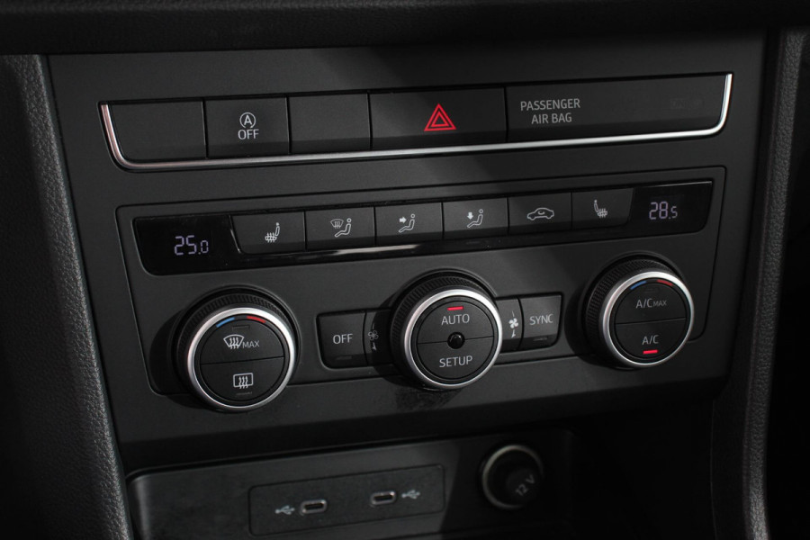 Seat Ateca 1.5 TSI 150pk DSG Style | Navigatie | Apple Carplay/Android Auto | Adaptive Cruise Control | Parkeersensor achter | Camera | Stoel-en stuurverwarming | Virtual Cockpit | Climate Control | Ledverlichting voor