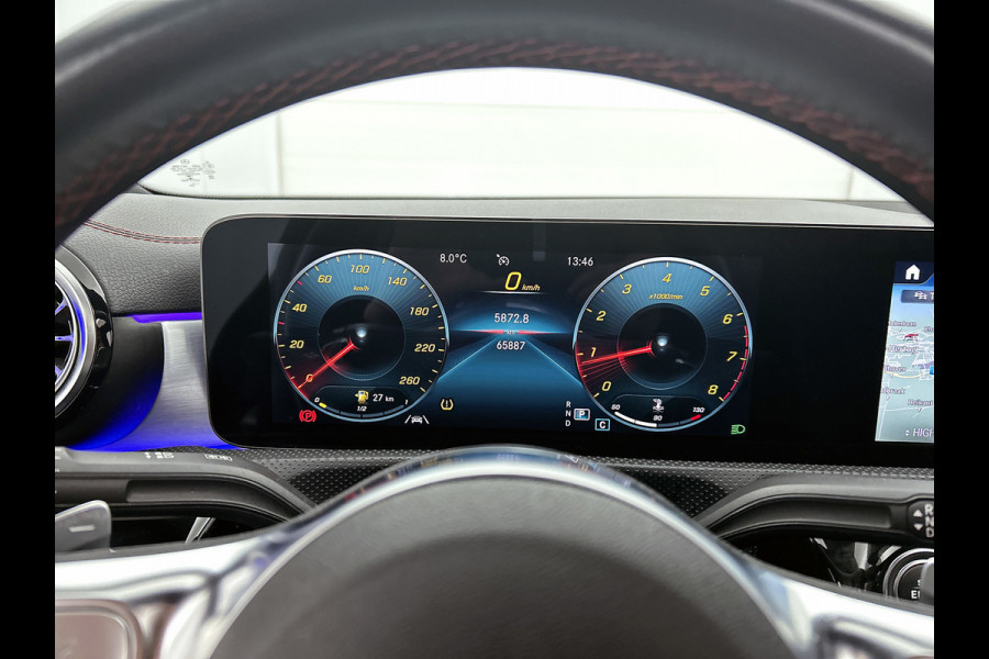 Mercedes-Benz CLA-Klasse 180 Business Solution AMG Night Upgrade Automaat (PANO, SFEERVERLICHTING, STOELVERWARMING, CAMERA)
