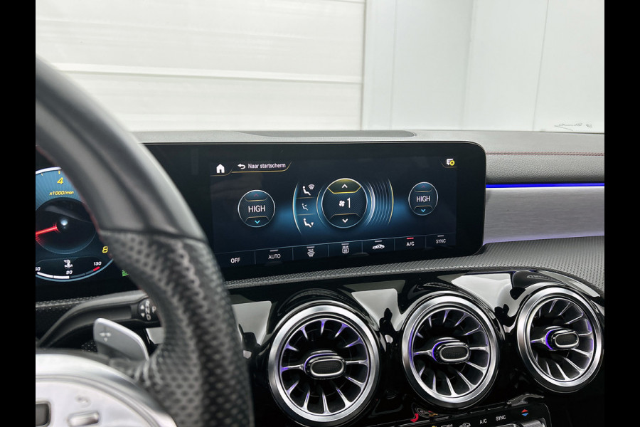 Mercedes-Benz CLA-Klasse 180 Business Solution AMG Night Upgrade Automaat (PANO, SFEERVERLICHTING, STOELVERWARMING, CAMERA)