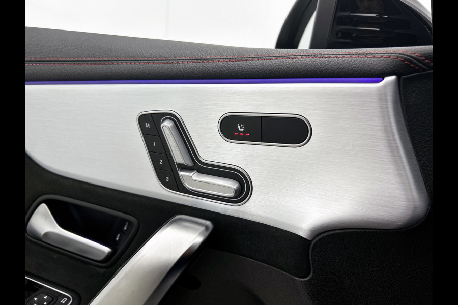Mercedes-Benz CLA-Klasse 180 Business Solution AMG Night Upgrade Automaat (PANO, SFEERVERLICHTING, STOELVERWARMING, CAMERA)