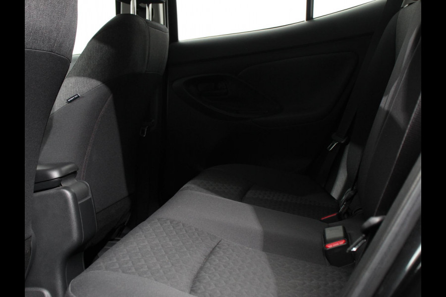 Toyota Yaris Cross 1.5 Hybrid Active Climate control Cruise control Parkeersensoren achter Achteruitrij camera Apple Carplay/ Android Auto