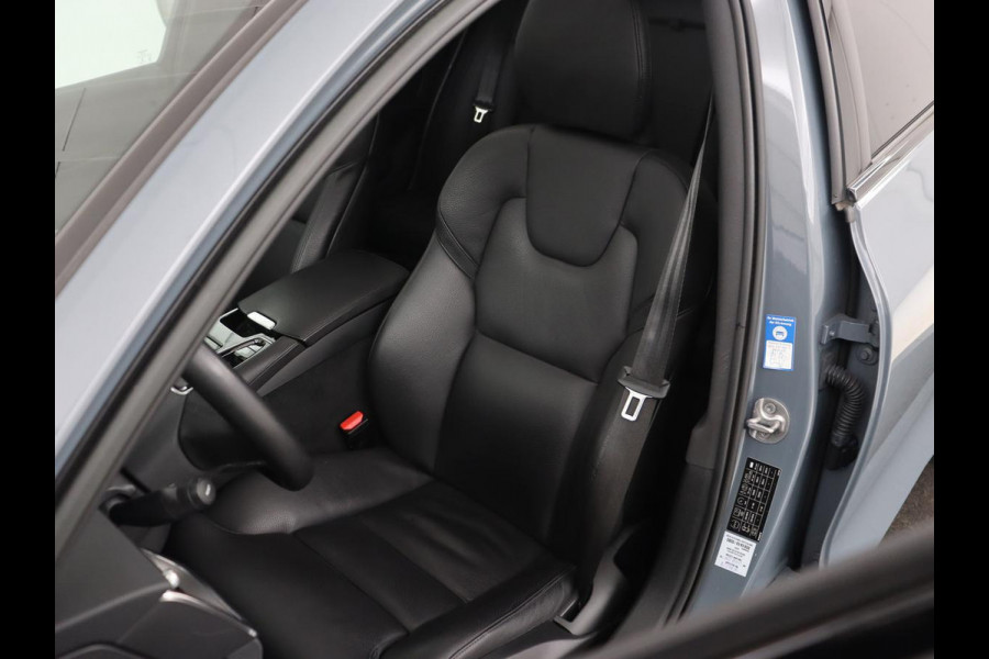Volvo V60 2.0 T6 Plug-in hybrid AWD | Panoramadak | Trekhaak | Camera | Harman/Kardon | Leder | Stoel & Stuurverwarming