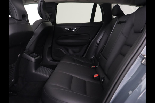 Volvo V60 2.0 T6 Plug-in hybrid AWD | Panoramadak | Trekhaak | Camera | Harman/Kardon | Leder | Stoel & Stuurverwarming