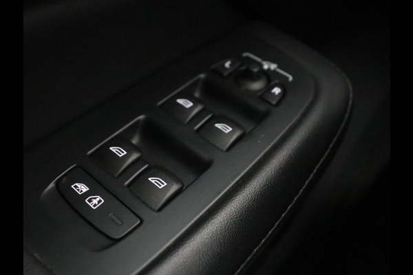 Volvo V60 2.0 T6 Plug-in hybrid AWD | Panoramadak | Trekhaak | Camera | Harman/Kardon | Leder | Stoel & Stuurverwarming