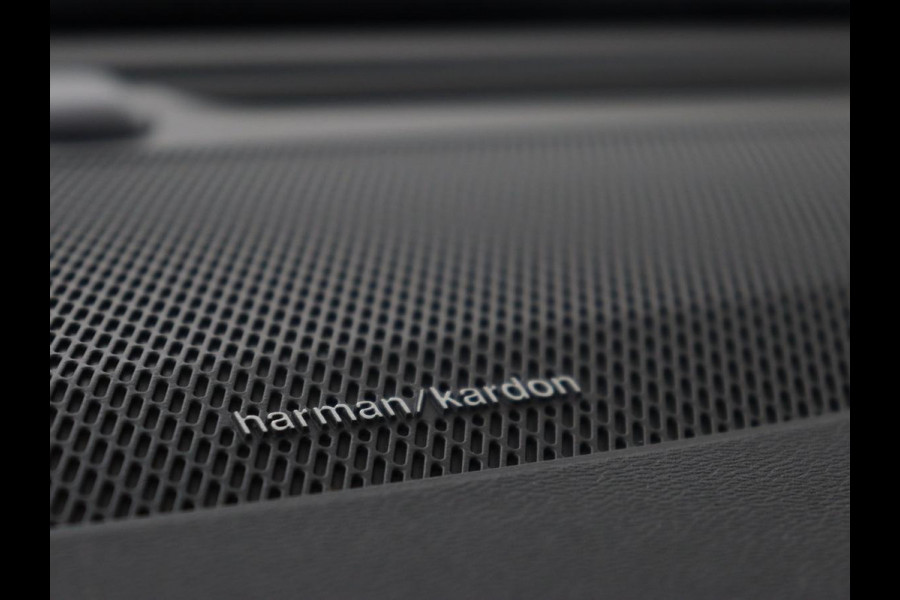 Volvo V60 2.0 T6 Plug-in hybrid AWD | Panoramadak | Trekhaak | Camera | Harman/Kardon | Leder | Stoel & Stuurverwarming