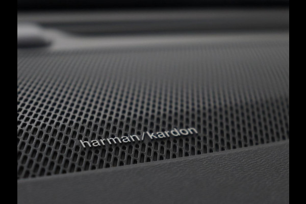 Volvo V60 2.0 T6 Plug-in hybrid AWD | Panoramadak | Trekhaak | Camera | Harman/Kardon | Leder | Stoel & Stuurverwarming