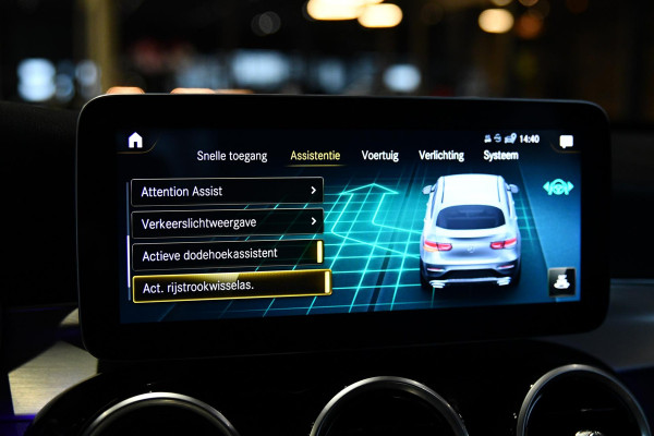 Mercedes-Benz GLC Coupé 200 4MATIC AMG. Pano, Distro+, 360, Leder, 20'', CarPlay, Sfeer!