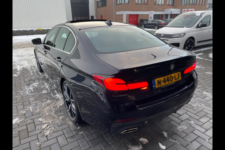BMW 5 Serie 530i High Executive Edition M Sport Camera/ Panoramadak / Adaptieve / Head-Up / Memory