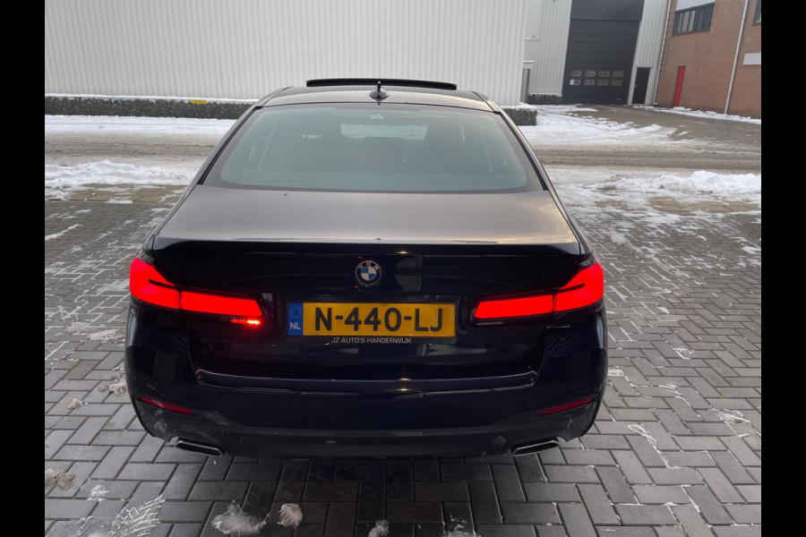 BMW 5 Serie 530i High Executive Edition M Sport Camera/ Panoramadak / Adaptieve / Head-Up / Memory
