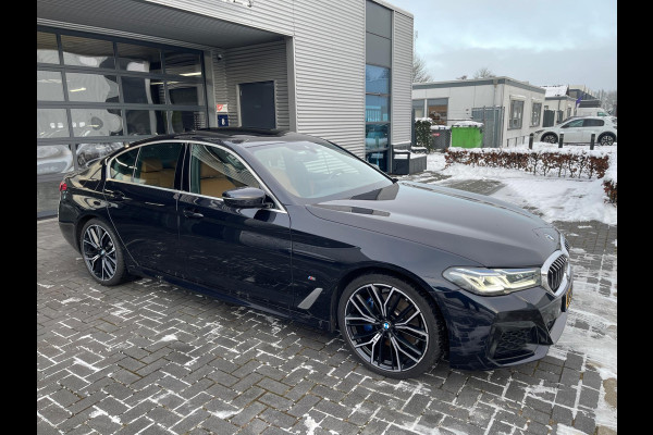 BMW 5 Serie 530i High Executive Edition M Sport Camera/ Panoramadak / Adaptieve / Head-Up / Memory