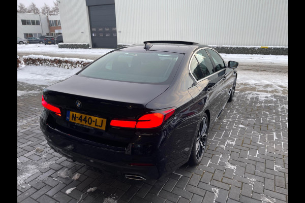 BMW 5 Serie 530i High Executive Edition M Sport Camera/ Panoramadak / Adaptieve / Head-Up / Memory