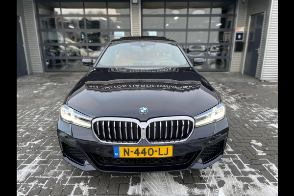 BMW 5 Serie 530i High Executive Edition M Sport Camera/ Panoramadak / Adaptieve / Head-Up / Memory
