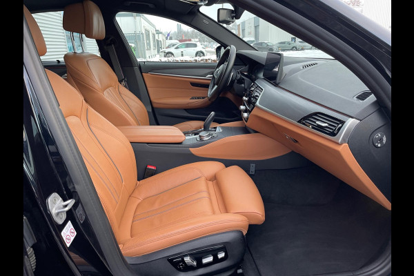 BMW 5 Serie 530i High Executive Edition M Sport Camera/ Panoramadak / Adaptieve / Head-Up / Memory