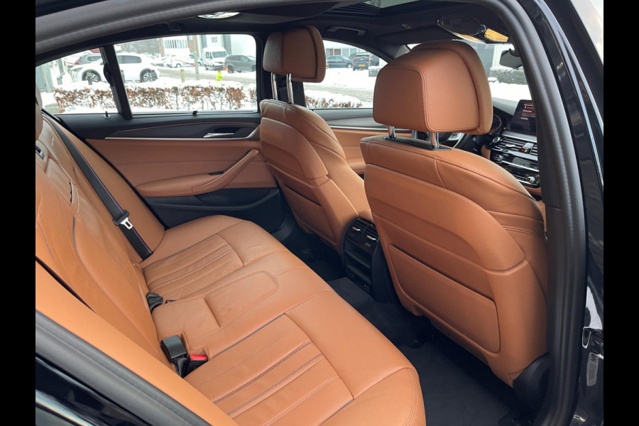 BMW 5 Serie 530i High Executive Edition M Sport Camera/ Panoramadak / Adaptieve / Head-Up / Memory