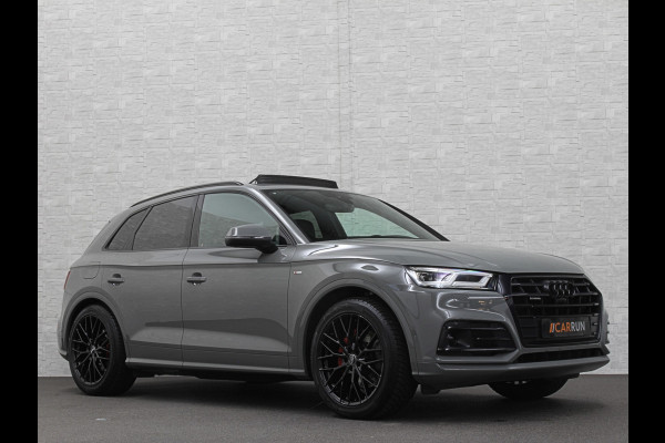 Audi Q5 55 367pk S Competition | Luchtvering | ACC | 360 Camera | B&O | Headup | Lane & Side Assist | RS Ruitpatroon leder | Panoramadak | Afnb. Trekhaak | Autom. Parkeerfunctie | Sportstoelen | Bovag garantie! | Quantum Grau | 12-2019.