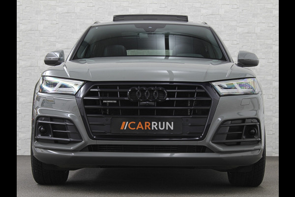 Audi Q5 55 367pk S Competition | Luchtvering | ACC | 360 Camera | B&O | Headup | Lane & Side Assist | RS Ruitpatroon leder | Panoramadak | Afnb. Trekhaak | Autom. Parkeerfunctie | Sportstoelen | Bovag garantie! | Quantum Grau | 12-2019.