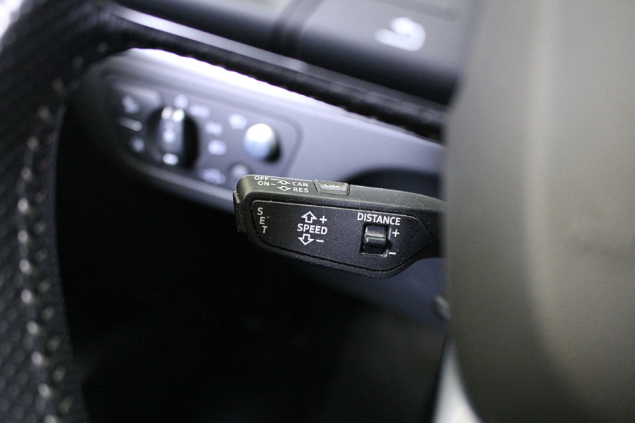 Audi Q5 55 367pk S Competition | Luchtvering | ACC | 360 Camera | B&O | Headup | Lane & Side Assist | RS Ruitpatroon leder | Panoramadak | Afnb. Trekhaak | Autom. Parkeerfunctie | Sportstoelen | Bovag garantie! | Quantum Grau | 12-2019.