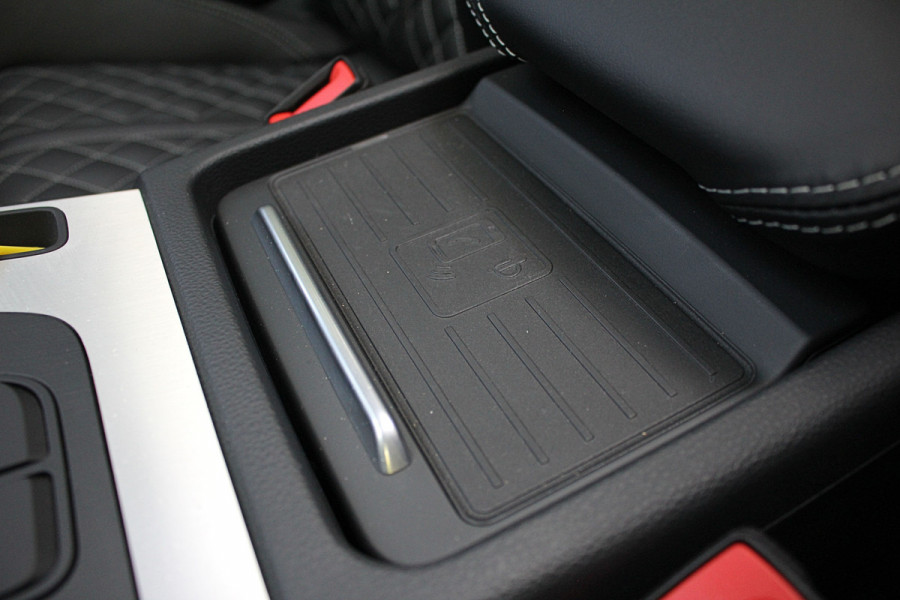 Audi Q5 55 367pk S Competition | Luchtvering | ACC | 360 Camera | B&O | Headup | Lane & Side Assist | RS Ruitpatroon leder | Panoramadak | Afnb. Trekhaak | Autom. Parkeerfunctie | Sportstoelen | Bovag garantie! | Quantum Grau | 12-2019.