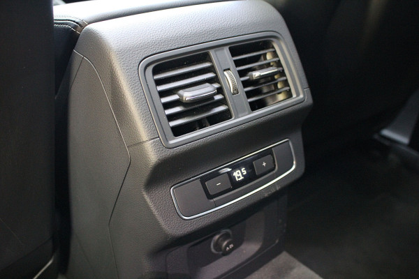 Audi Q5 55 367pk S Competition | Luchtvering | ACC | 360 Camera | B&O | Headup | Lane & Side Assist | RS Ruitpatroon leder | Panoramadak | Afnb. Trekhaak | Autom. Parkeerfunctie | Sportstoelen | Bovag garantie! | Quantum Grau | 12-2019.