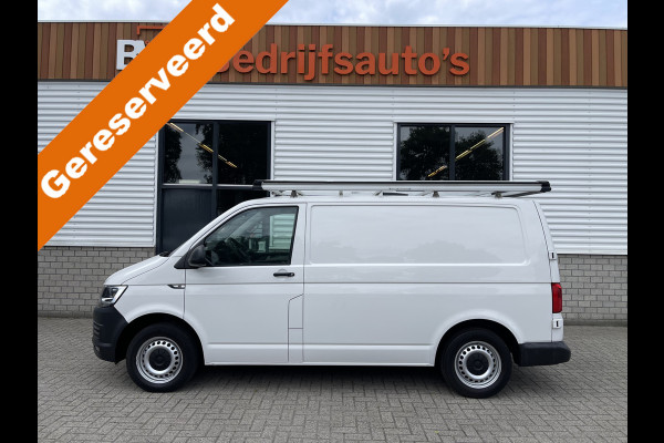 Volkswagen Transporter 2.0 TDI 102pk L1H1 Comfortline / bpm vrij / euro 6 diesel / prijs rijklaar € 15.950 ex btw / lease vanaf € 285 / Bott ingerichte laadruimte / airco / cruise / trekhaak 2200 kg !