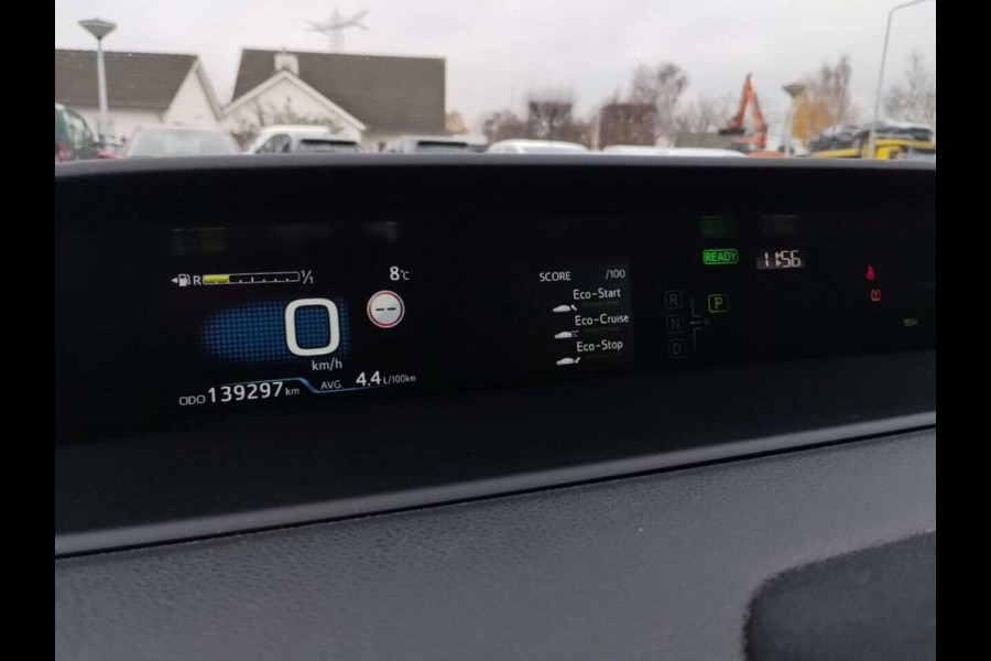 Toyota Prius 1.8 Dynamic Hybrid | Trekhaak | Stoelverwarming | Navigatie | Cruise Control | Climate Control |