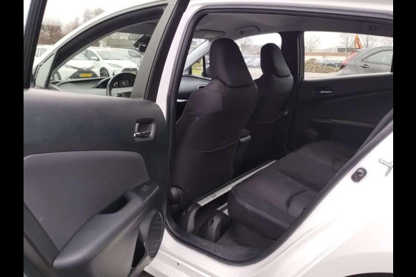 Toyota Prius 1.8 Dynamic Hybrid | Trekhaak | Stoelverwarming | Navigatie | Cruise Control | Climate Control |