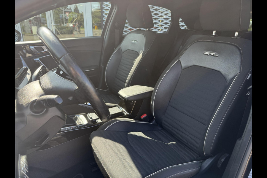 Kia Ceed 1.5 T-GDi GT-Line | ACHTERUITRIJCAMERA | NAVIGATIE SYSTEEM | CLIMATE CONTROL | AFNEEMBARE TREKHAAK |