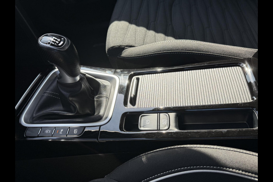 Kia Ceed 1.5 T-GDi GT-Line | ACHTERUITRIJCAMERA | NAVIGATIE SYSTEEM | CLIMATE CONTROL | AFNEEMBARE TREKHAAK |